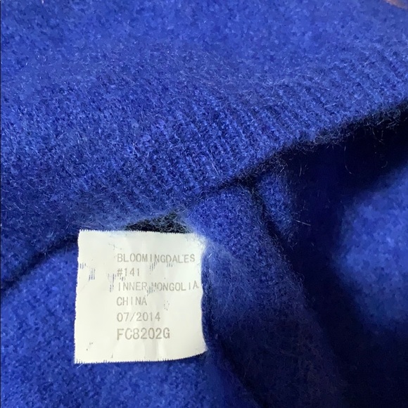 ❌SOLD❌Bloomingdale’s💙100% Mongolian cashmere - Picture 6 of 16